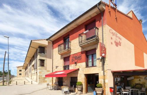 Ocenilla Hotel | Hostal Los Canteros