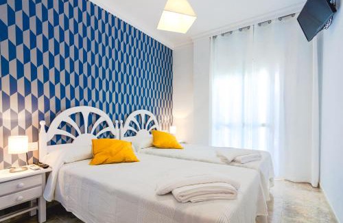 Nerja City Centre Hotel | Hostal Luna de Nerja