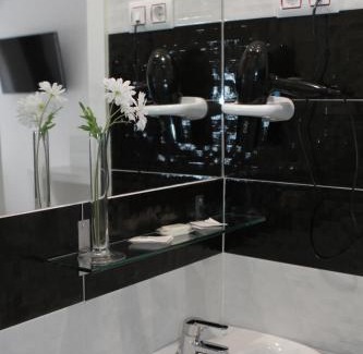 Huertas House | Hostal Madrid Star