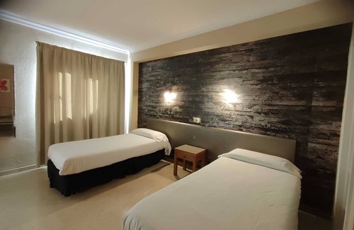 El Arenal Hotel | HOSTAL MAR DEL PLATA
