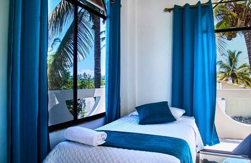 Puerto Villamil Hotel | Hostal Muro de las Lagrimas