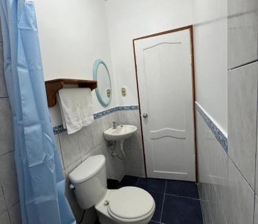 Puerto Villamil House | Hostal Neptuno