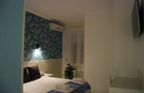 Huertas House | Hostal PETITE MAMAN