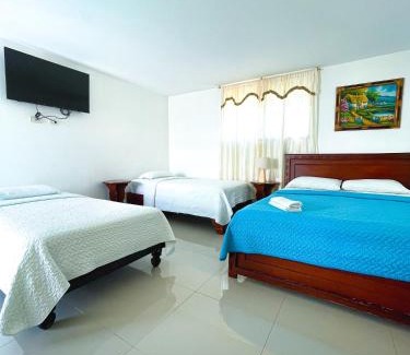 Manta House | HOSTAL PIAZZOLLA