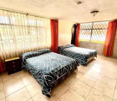 Quito House | Hostal Puerto Aéreo # 2