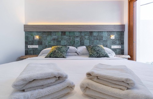 Santa Eulalia del Rio Hostel | Hostal Restaurante Pou Des Lleó
