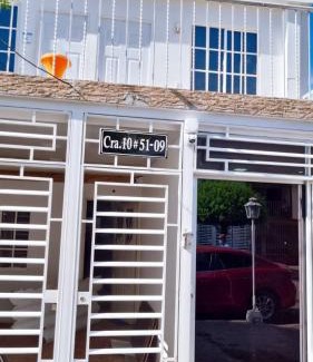 Cali House | HOSTAL S Y S