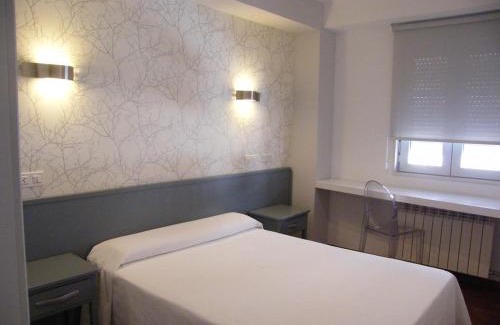 Noia House | Hostal Valadares