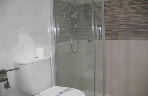 Noia House | Hostal Valadares