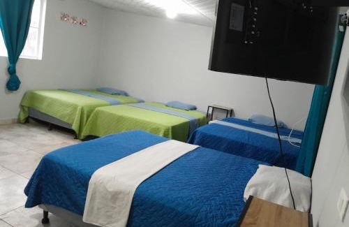 San Salvador House | Hostal Venezuela