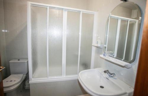 Baza House | Hostal Venta Del Sol