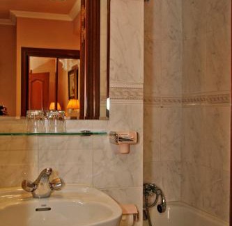 Huertas House | Hostal Victoria III
