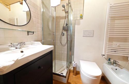 Cesana Torinese Apartment | Hostdomus - Via Roma Suite