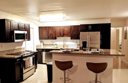 Riverside Park House | Hosted by Endless Summer Rentals - Apartment - B4