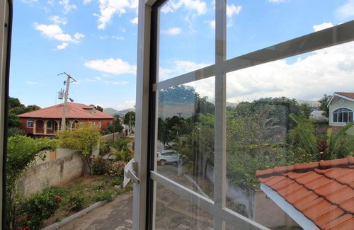 Constant Spring Hostel | Hostel ∙ 8 guests