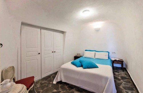 Santorini Hostel | Hostel ∙ 8 guests