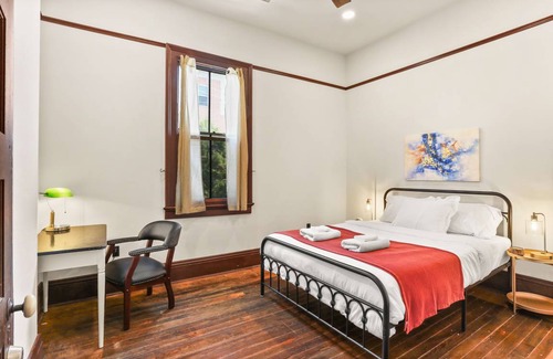 Mid-City Hostel | Hostel ∙ 8 guests