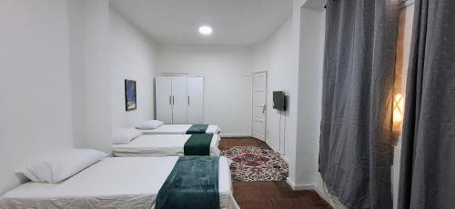Copacabana House | Hostel em Ipanema - Praia, Amigos e Música!