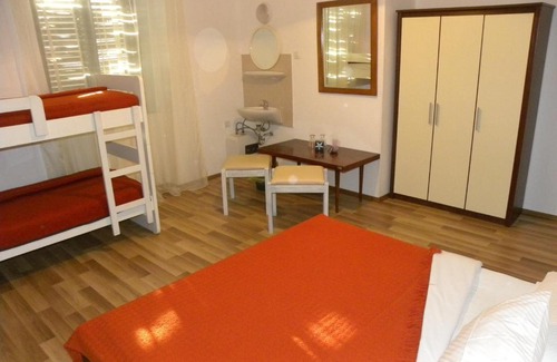 Basanija Hostel | Hostel Emi San Valentino