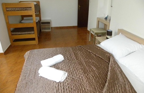 Basanija Hostel | Hostel Emi San Valentino