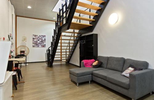 Bijlmer-Centrum Hostel | Hostelle - women only hostel Amsterdam