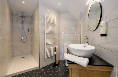 Saint-Pierre-du-Vauvray Hotel | Hostellerie Saint Pierre