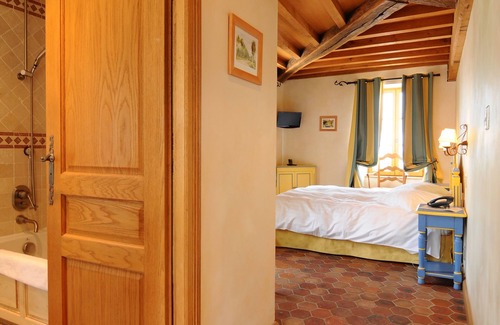 Saulieu Hotel | Hostellerie de la Tour d'Auxois