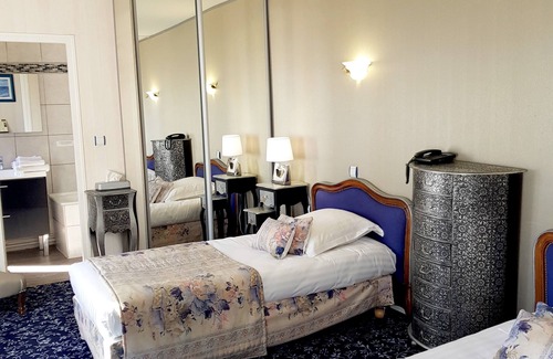 Sully-sur-Loire Hotel | Hostellerie du Grand Sully