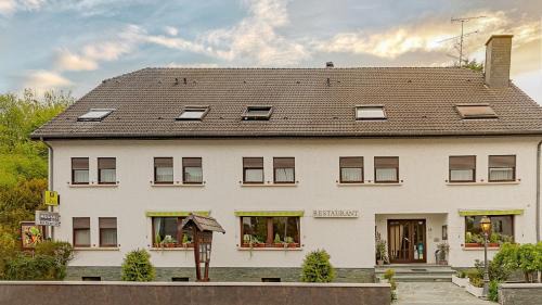 Mersch Hotel | Hostellerie Val Fleuri