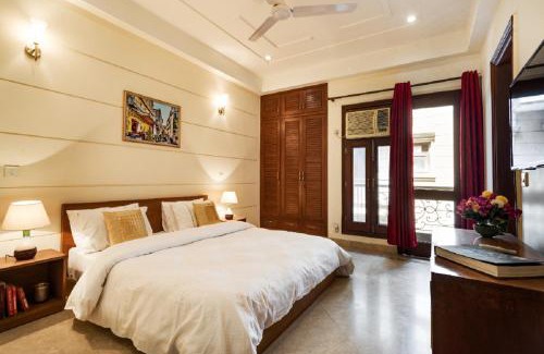 Kailash Colony Apartment | Hostie - 4BHK Apartment with lift near Greater Kailash, South Delhi