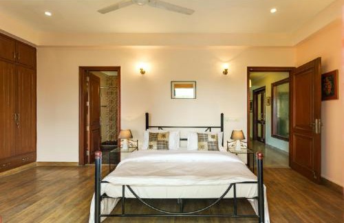 Kailash Colony Apartment | Hostie - 4BHK Apartment with lift near Greater Kailash, South Delhi