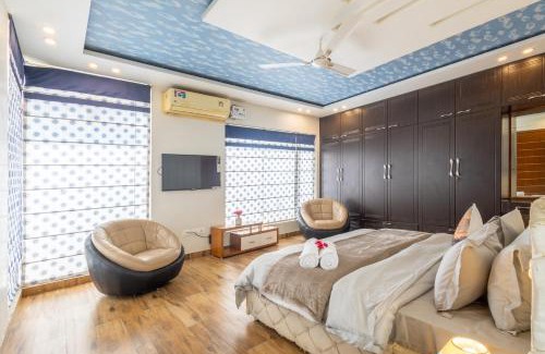 Faridabad Villa | Hostie Vedika - 3BHK Farm House 40Mins from Gurgaon-Delhi