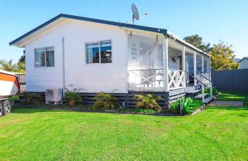 Whitianga House | Hosts on the Coast Marlin Cottage