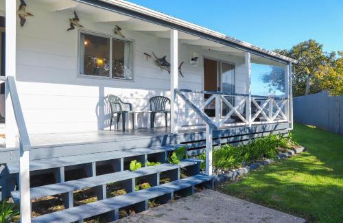 Whitianga House | Hosts on the Coast Marlin Cottage