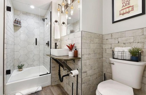 Mount Washington Apartment | HostWise Stays - The Grandview - Great City Views - Brand New Remodel