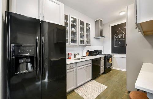 East Allegheny Apartment | HostWise Stays - The James Apt 1 - Patio, Free Street Parking