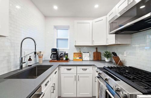 Central Northside Apartment | HostWise Stays - The Palo - Stylish War Streets Retreat, Highly Walkable