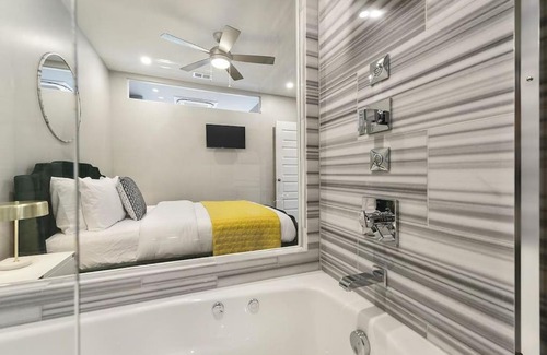 Downtown Pittsburgh Apartment | HostWise Stays - The Washington at Chatham - Free Parking, Great Views, Across from PPG Arena