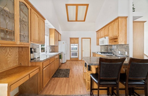 South Lake Tahoe House | Hot Days, Cool Nights – 4BR Pet-Friendly Home in South Lake Tahoe