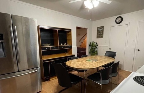 Longueuil House | Hot Spot House-maison 3 Chambre min 31 Jour