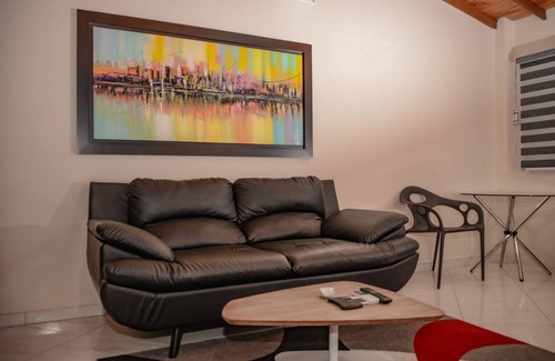 Castropol Apartment | Hot tub, AC 1 bedroom Calle 8 3 blocks from Lleras. Apt 303