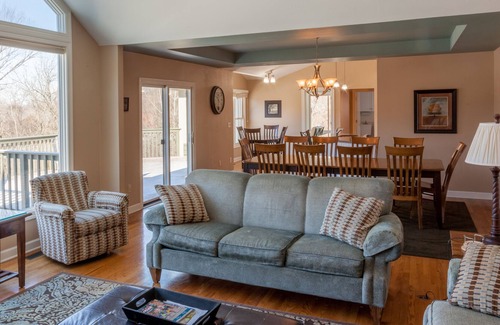 The Galena Territory House | Hot Tub, Amazing View, Pool, Pool Table, Fireplace & Double Oven