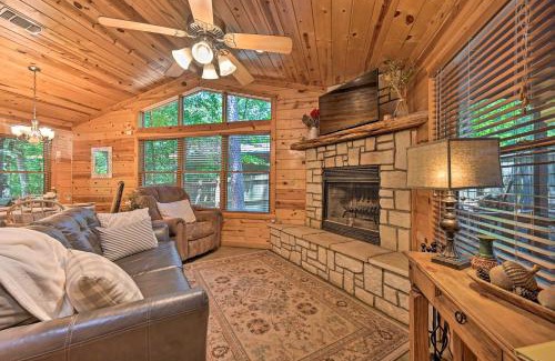 Broken Bow House | Hot Tub and Deck Broken Bow Azalea House