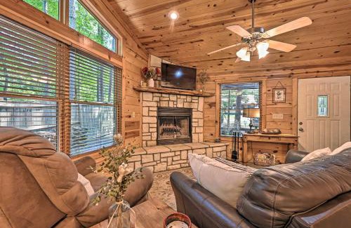 Broken Bow House | Hot Tub and Deck Broken Bow Azalea House