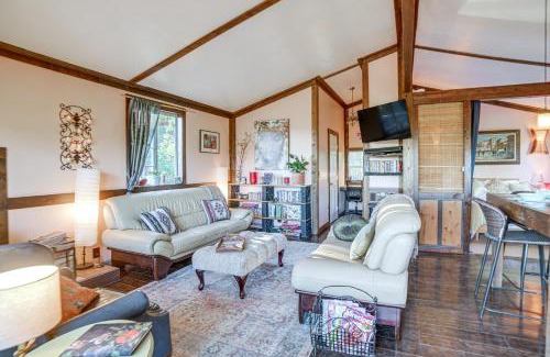 Dos Rios Apartment | Hot Tub and Fire Pit Secluded Dos Rios Escape!