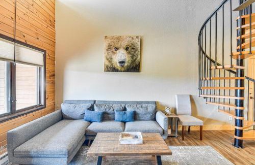 Granby Apartment | Hot Tub and Indoor Pool Access at Granby Condo