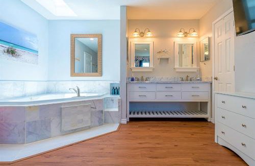 Surfside Beach House | Hot Tub and Jacuzzi Suite! 100 steps from spacious beach and Jetty park! Generations Retreat Sleeps 26
