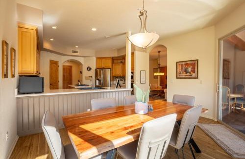 Oak Creek House | Hot Tub and Mtn Views Expansive Sedona Retreat