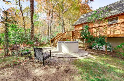 Canton House | Hot Tub and Ping-Pong Table Canton Home with Views!