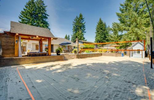 University Place House | Hot Tub and Sauna Home 8 Mi to Downtown Tacoma!